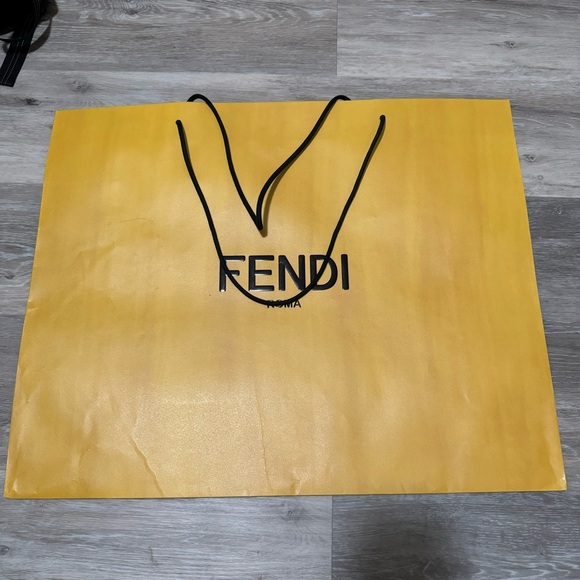 Fendi Shopping Bag Authentic 19,5x24,5x8 - Picture 1 of 4